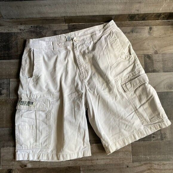 U.S. Polo Assn. 1890 Khaki Cargo Shorts size 36 distressed flawed - Picture 1 of 7
